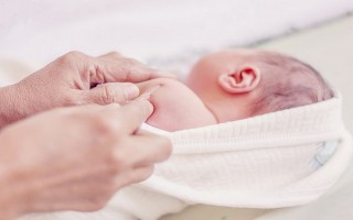 Tiêm phòng lao cho trẻ sơ sinh càng sớm càng tốt